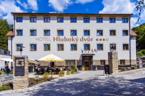 Wellness Hotel Hluboký Dvůr